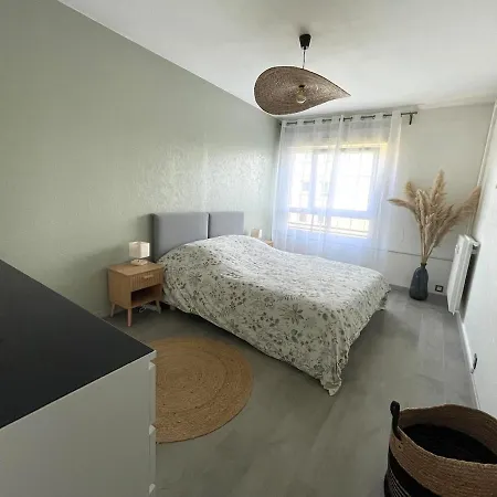 Lumineux Avec Balcon * Caen