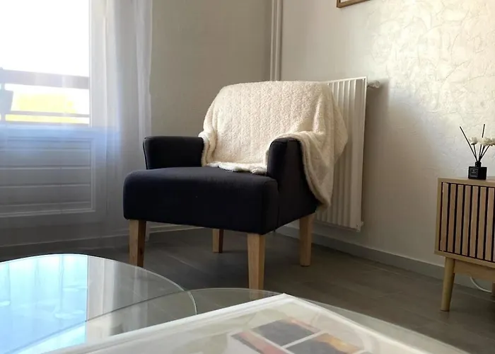 Lumineux Avec Balcon Appartamento *